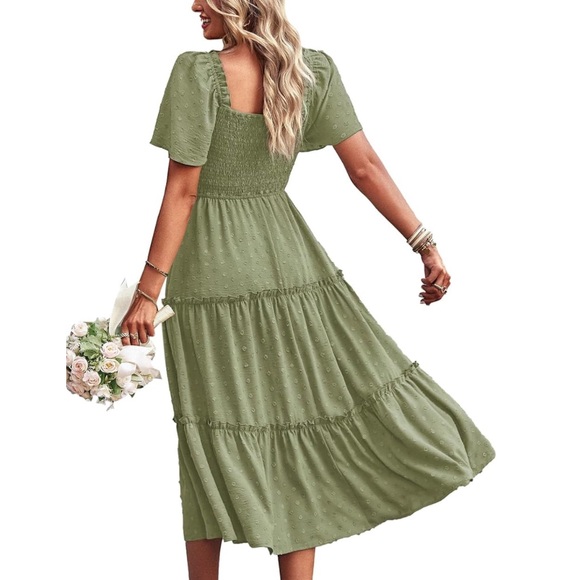 NWOT Smocked Tiered Midi Dress - Picture 4 of 5